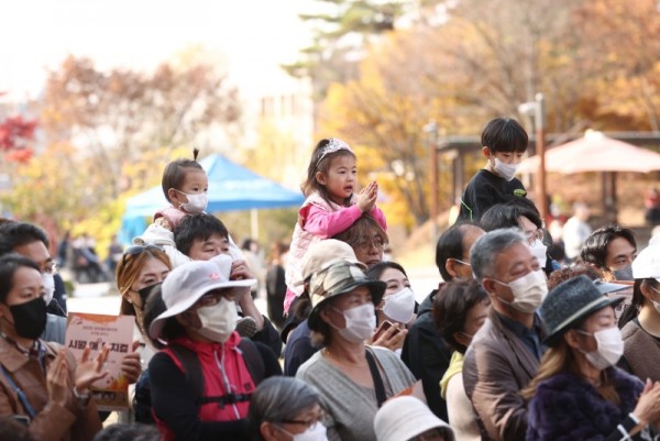 1.(사진)시월 愛 뮤지컬(1).jpg