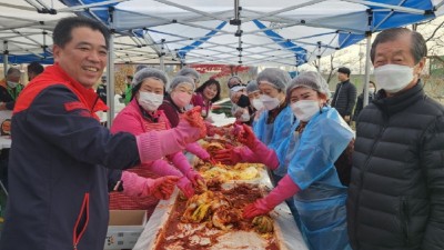 정왕본동, 김장김치 나눔 행사로 웃음꽃 활짝