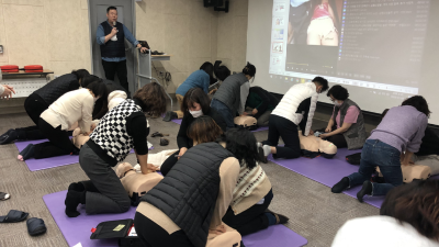 ‘깨우고, 알리고, 누르고’ 군포시 전 공직자 심폐소생술 교육