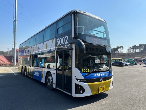 3. 용인특례시가 빠른 출퇴근을 위해 2층전기버스를 비롯한 광역버스를 대폭 확대한다 (1).jpg