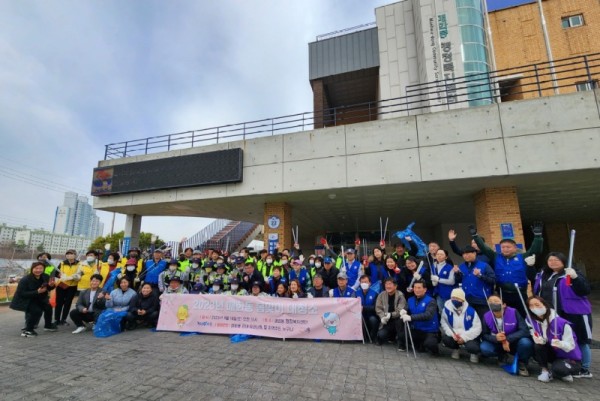 보도자료11+매화동,+봄맞이+대청소로+쾌적한+마을환경+조성.JPG