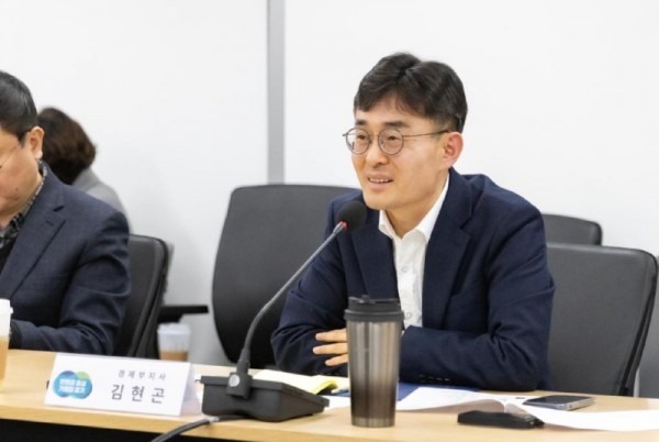 정부예산+삭감+관련+간담회+사진+1.jpg