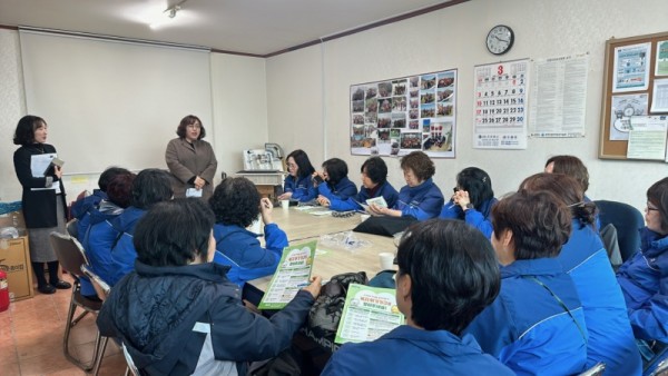 보도자료4+거북섬동,+삼천리+도시가스+방문+복지사각지대+발굴+홍보.jpg