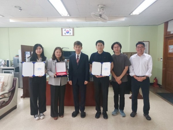 보도자료8+(재)시흥시청소년재단,+연성중학교로부터+감사패+및+감사장+수여.jpg