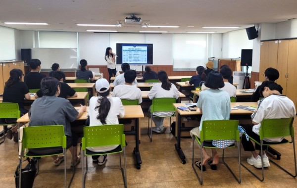 사진자료1_안양시학교밖청소년지원센터 대입 설명회 개최.jpg