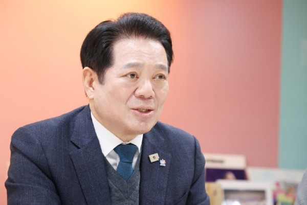 최대호 안양시장(참고사진_가로형 사진).jpg