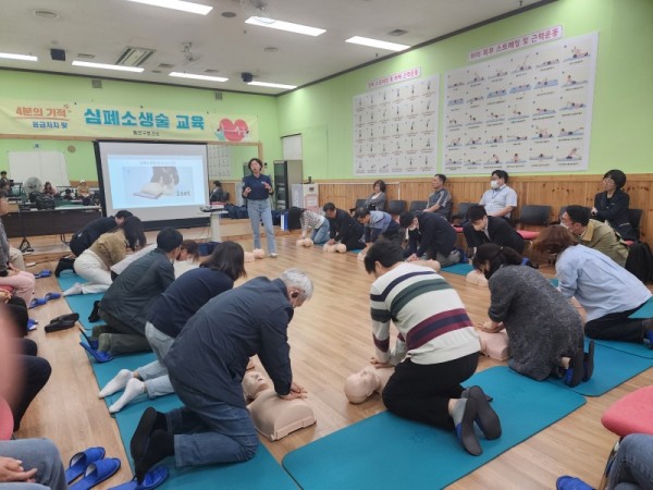 (참고사진)동안구 보건소 심폐소생술 교육.jpg