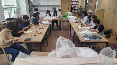 안양시자원봉사센터, 첫 돌 맞은 지역 아동에 수제 애착인형 150개 전달