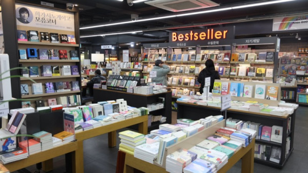 (광명1-1)(자료사진)광명시 도서구입비 캐시백 ‘인기’… 시민·지역서점 모두 웃었다.jpg
