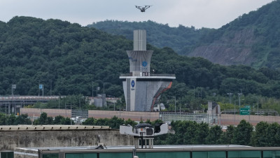 안양시, 안양천에 ‘AI 자율 비행 드론’ 투입…폭염 속 온열 질환 예방 계도